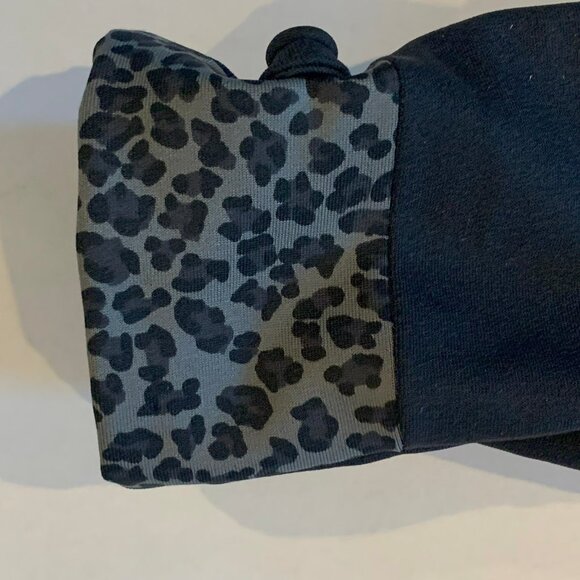 WOMEN'S ISOTONER GRAY/BLACK GLOVES W/ LEOPARD PRINT, SIZE S/M, NEW WITHOUT TAGS, - Picture 4 of 6
